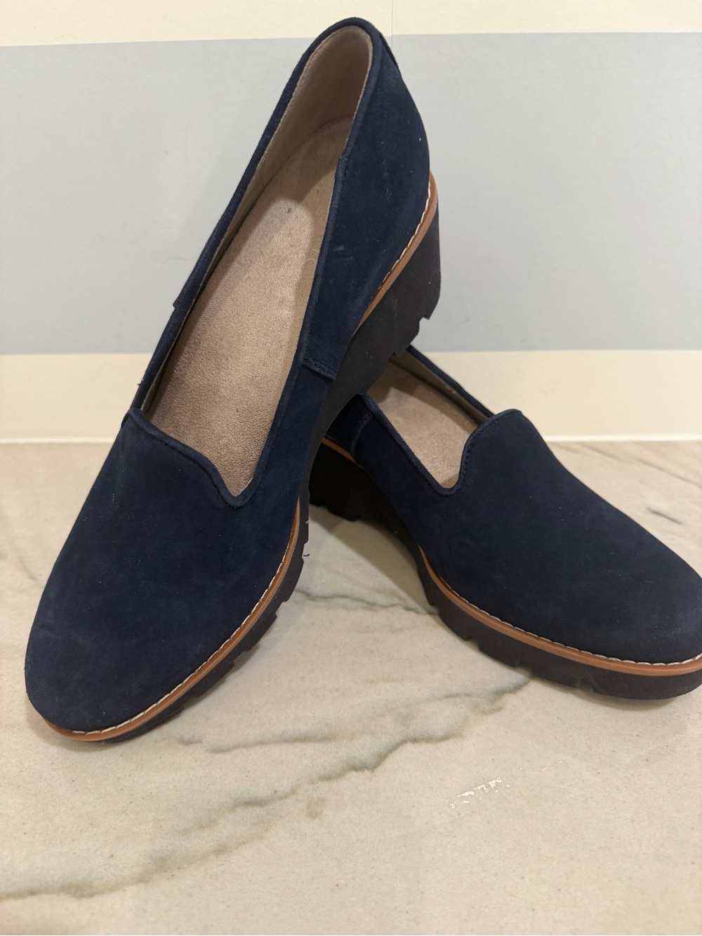 Vionic Classic Navy Suede Slip-On Loafers Wedge for Women 8.5